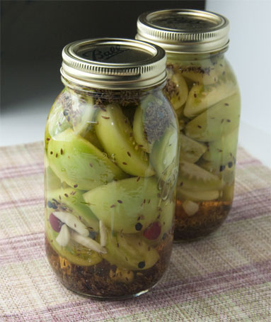 Quick Pickled Green Tomatoes